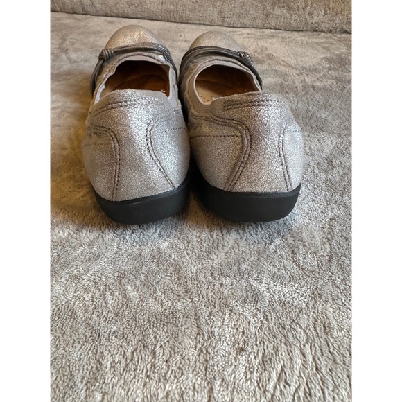 Clarks Collection Silver Metallic Knot Accent Comfort Ballet Flats - Picture 4 of 5